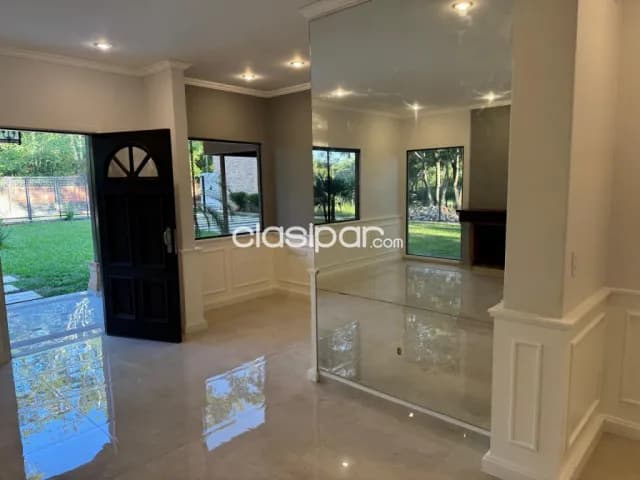 Casa en Alquiler de 3 habitaciones en Suite, Surubi´i / Mariano Roque Alonso, foto 3
