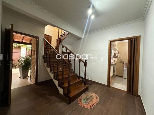 🏡✨ ¡oportunidad única en barrio Jara! Amplia residencia con piscina + departamento indepe — foto 1