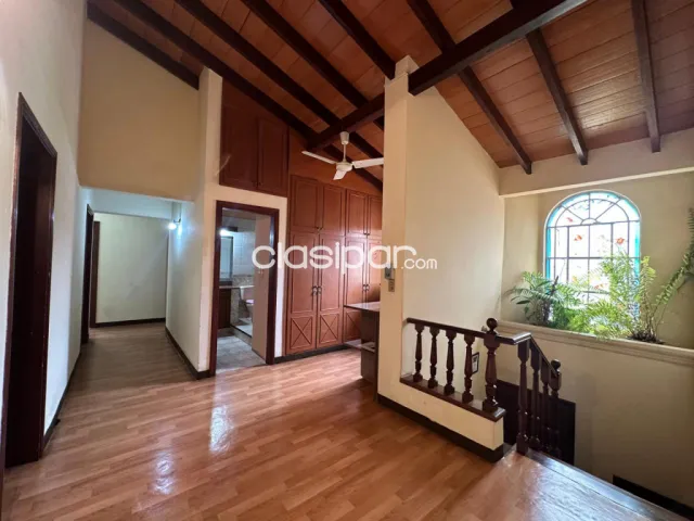 🏡✨ ¡oportunidad única en barrio Jara! Amplia residencia con piscina + departamento indepe — foto 3