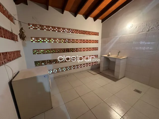 Casa de tres dormitorios en el barrio kennedy Lambaré, foto 3
