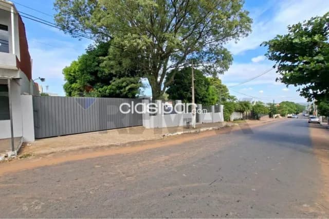 Amplio terreno con depositos en Villa Elisa — foto 3