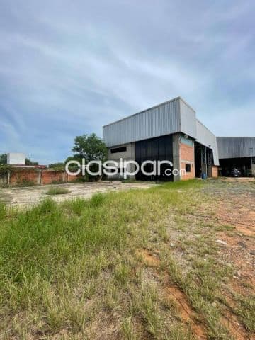 Tinglado con amplio terreno de 1.150 m2 en isla aveiro, limpio — foto 1
