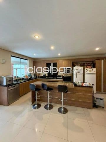 Casa de 4 dormitorios en suite en barrio villa aurelia