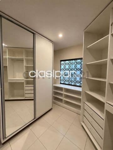 Casa en alquiler — 4 dormitorios en suite en barrio villa aurelia — foto principal