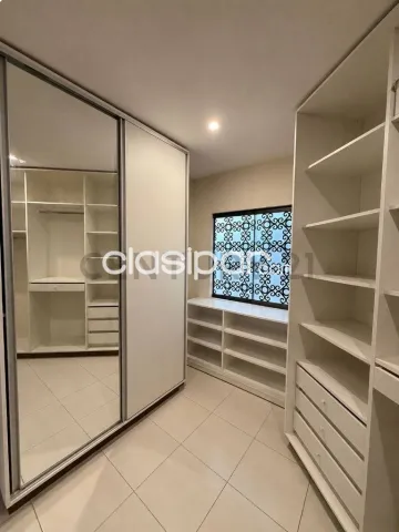 Casa en alquiler — 4 dormitorios en suite en barrio villa aurelia — foto 2