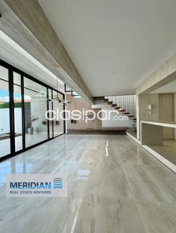 Duplex estilo moderno en barrio Mburukuja, a minutos del eje Corporativo