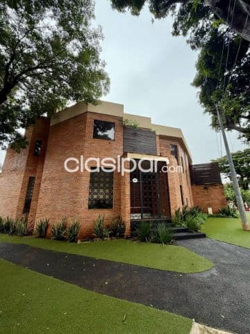 Casa en alquiler — 4 dormitorios en suite en barrio villa aurelia