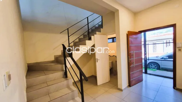 Alquilá para vivir con tu familia o para tu oficina en este dúplex de Lambaré — foto 4