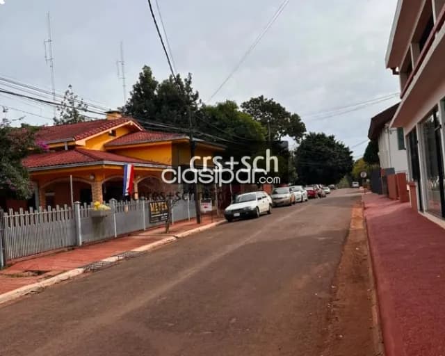 En venta casa + salón comercial en Hohenau Centro — foto 2