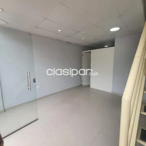 Salon Comercial en barrio Ykua Sati de Asuncion a metros de Denis Roa, foto 5