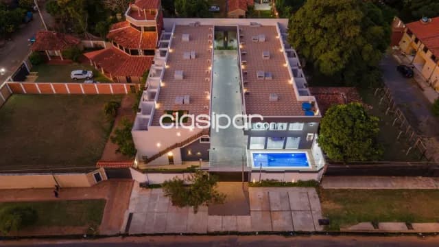 Lambaré, ita enramada: Impecable casa dúplex amoblada, 3 dormit, amplios ambientes, piscin — foto 2