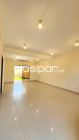 Hermoso duplex de 3 dormitorios y patio en loma merlo, Luque — foto 3