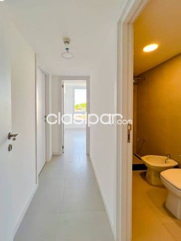 Departamento de 2 dormitorios con una cochera en barrio Jara
