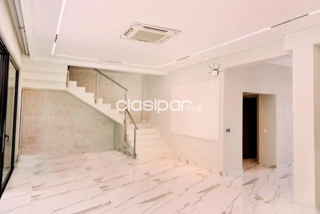 Imponente y lujosa residencia en Lambaré, zona del yacht y golf club, foto 3