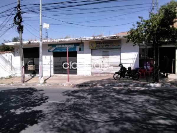 Id: 9298 vendo terreno con 4 salones comerciales