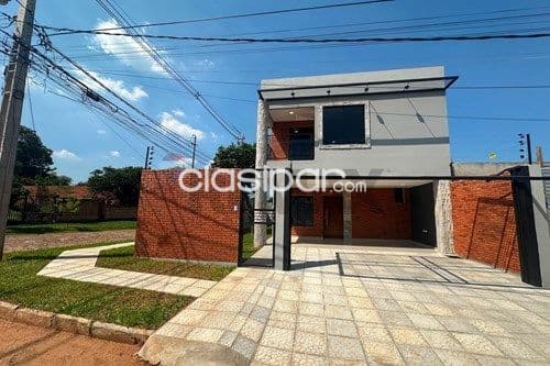 Dúplex en esquina en venta zona yacht