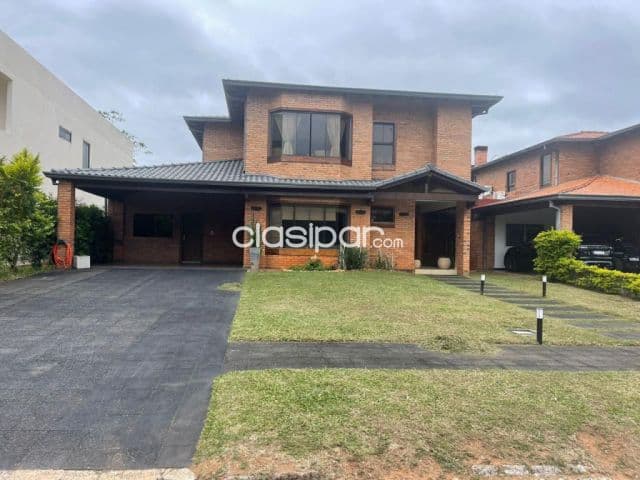 Casa con piscina a pasos del yacht y colegio sek – Lambaré, foto 1