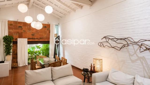 Casa Arte con 4 dormitorios y 2 cocheras en Venta, en el corazón de Barrio Jara — foto 2