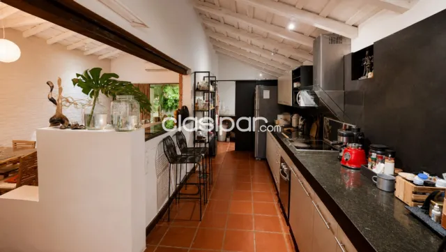 Casa Arte con 4 dormitorios y 2 cocheras en Venta, en el corazón de Barrio Jara — foto 5