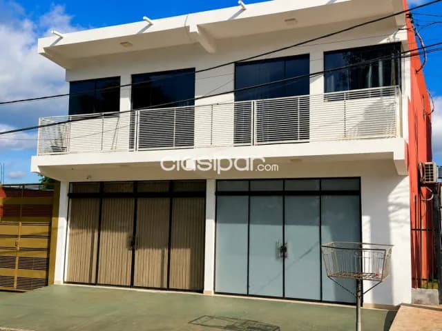 Casa con 2 Salones Comerciales y Departamento Independiente – Ciudad del Este — foto 2