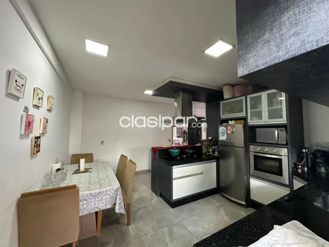 Casa con 2 Salones Comerciales y Departamento Independiente – Ciudad del Este — foto 4