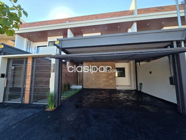 Moderno duplex con piscina en Luque barrio villa adela