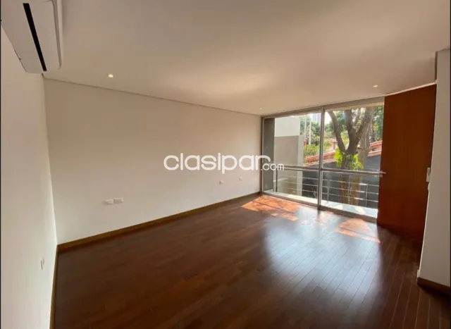 Exclusiva Casa de Diseño en el Barrio Carmelitas - CLHO8432223 — foto 3
