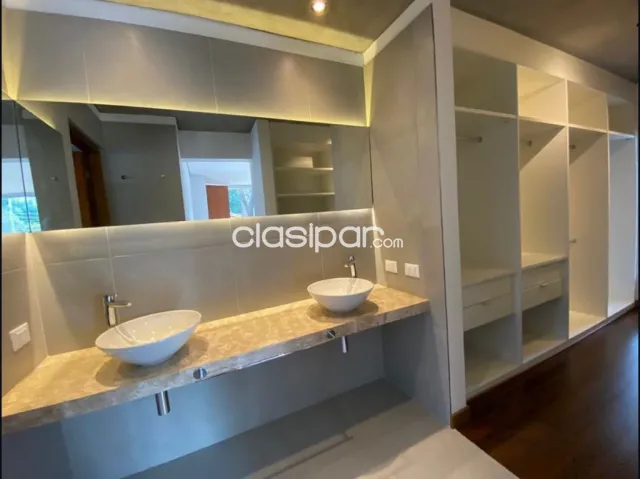 Exclusiva Casa de Diseño en el Barrio Carmelitas - CLHO8432223 — foto 4