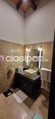Casa en lambare a 1/2 cuadra de rca. Argentina - piscina / jardin / zona residencial — foto 3