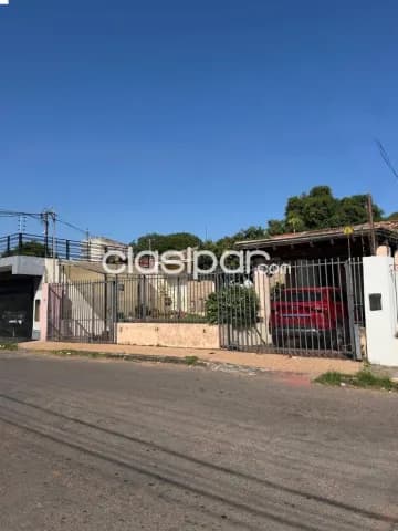 casa de 3 habitaciones con piscina en barrio Cerro Cora Lambare, foto 2