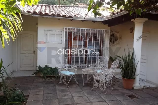 Terreno c/casa a refaccionar o demoler en bo.ycua sati s/austria c/r.carmona, foto 4