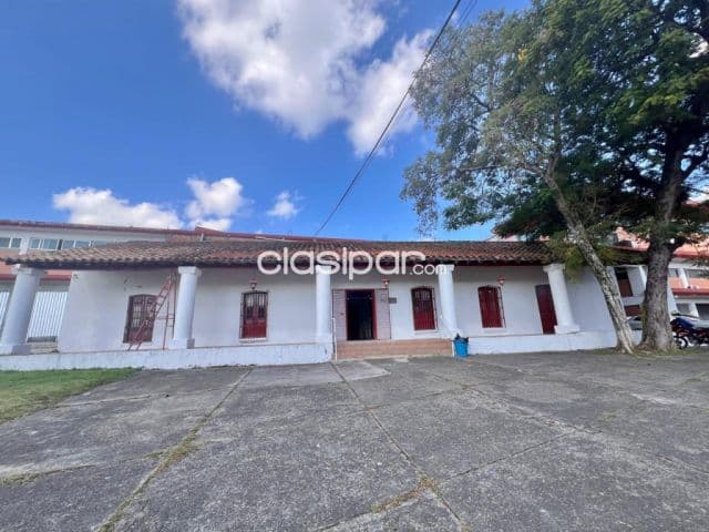 En Alquiler Casa Colonial ideal para Cafetería en Barrio Trinidad A515