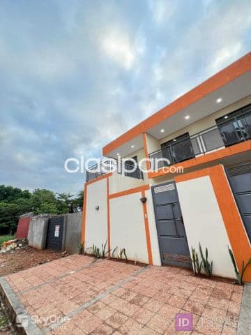 Inversión en Esquina: Dúplex y Proyecto de Desarrollo
