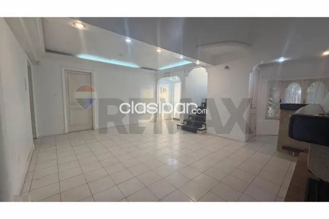 EN VENTA Casa en el Corazón de Ycua Satí, foto 3