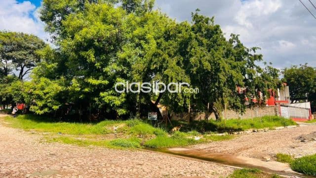 Terreno 600m2 en esquina en loma pyta