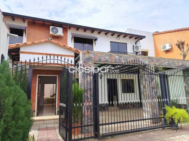 Casa de 3 Dormitorios en Condominio Cerrado zona centro de Luque con piscina, foto 2