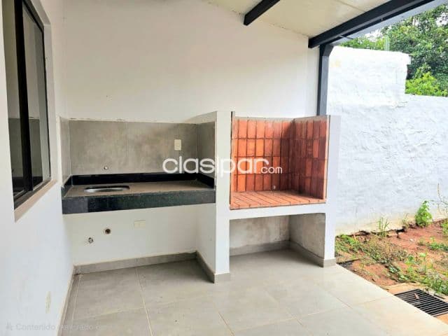 Duplex en 1 planta, 2 dorm. Con amplio jardin en Luque