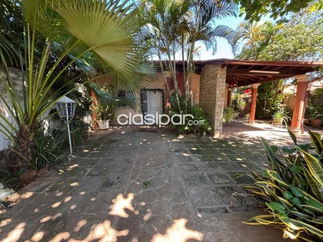 Casa en Fernando de la Mora, zona Norte