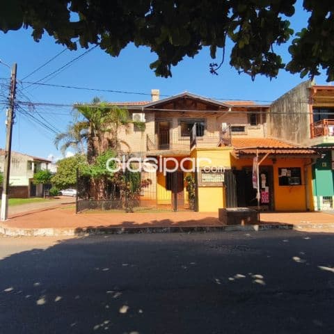 En venta casa de 3 dormitorios en San Lorenzo - Barrio Santa Ana