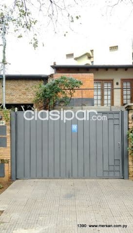 Casa tipo dúplex 2 dorm. + área servicio z/ banco central (cód. 1390)