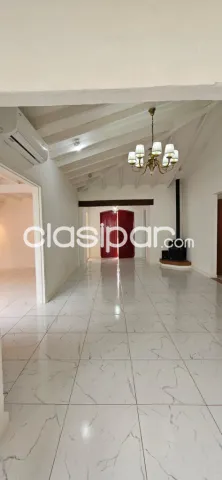 Bº los laureles: Elegante residencia, 3 dormit, escritorio, amplia recepción, quincho, jar, foto 3