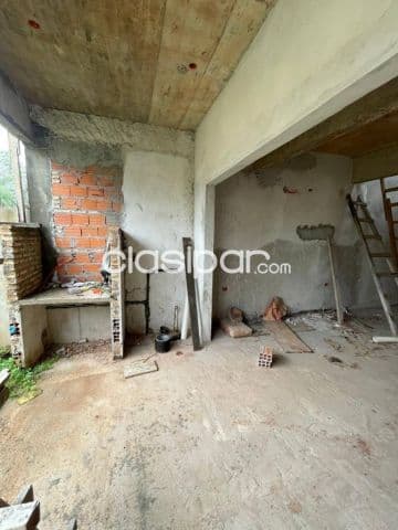 Dúplex 180m² 3 Dorm en Luque - Gran Oportunidad de Inversión