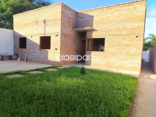 Ñemby hermosa casa a terminar, foto 4