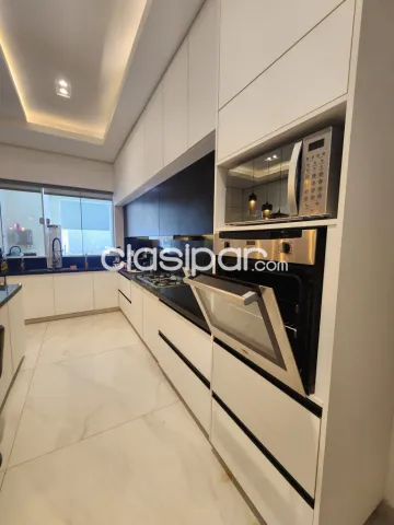 Casa en Alquiler de 4 habitaciones en Suite, amoblada y equipada Barrio Los Laureles, foto 4