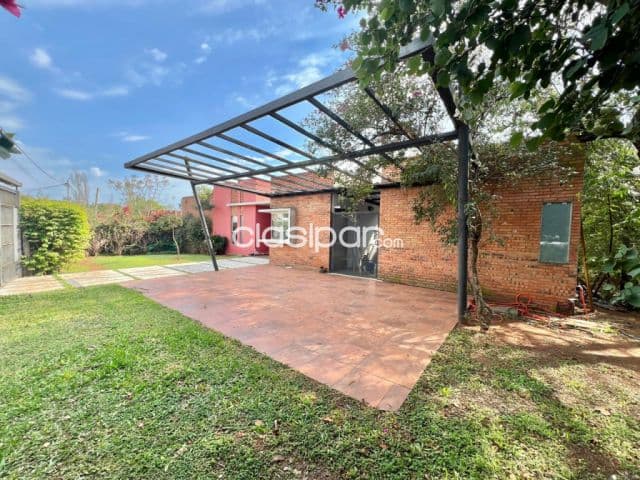 En Alquiler Hermosa Casa en Planta Baja en Surubi’i - Barrio Alta Loma A523