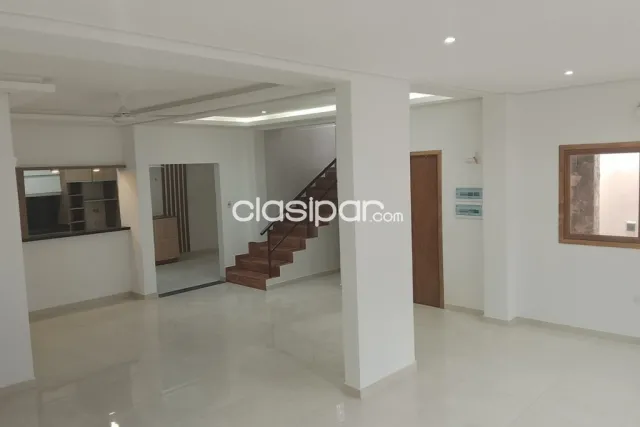 Casa de dos pisos en excelente ubicación en Fernando de la Mora zona Sur, foto 4
