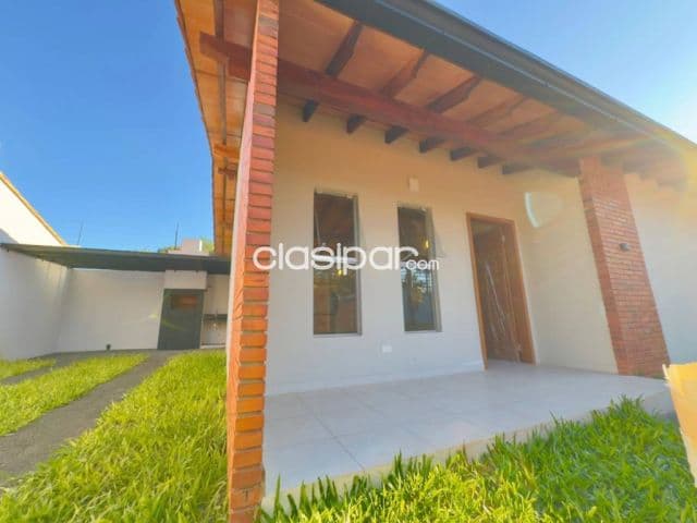 Chalet 77m2 2 Dorm en Yukyry Luque - A Estrenar 2025