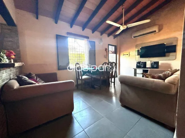 Casa 325m2 en Esquina 4 Dorm en Marambure Luque - Ideal Inversion, foto 2