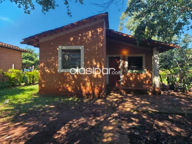 Casa en el barrio vivienda arroyo porã: 2 habitaciones y 1 baño, foto 3