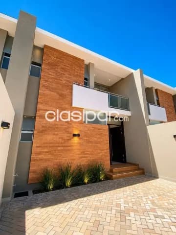 Duplex casi a estrenar zona Plaza Madero Luque - 3 dorm con pileta, foto 2